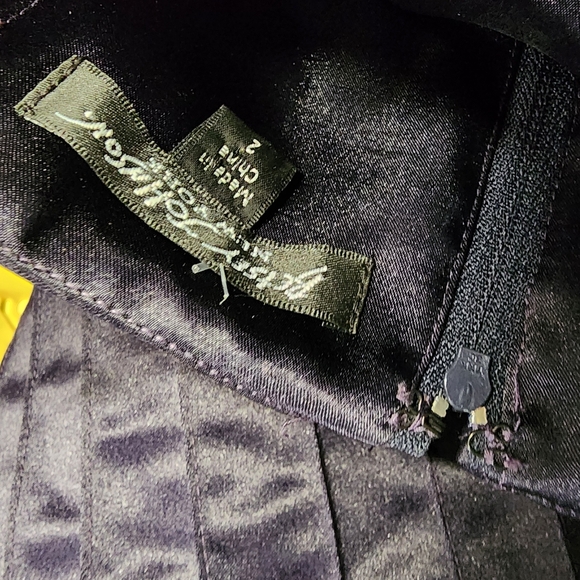 BETSEY JOHNSON Elegant Deep Purple Satin Dress With Ribbed/Seam Detail, Size 2 - Picture 4 of 6